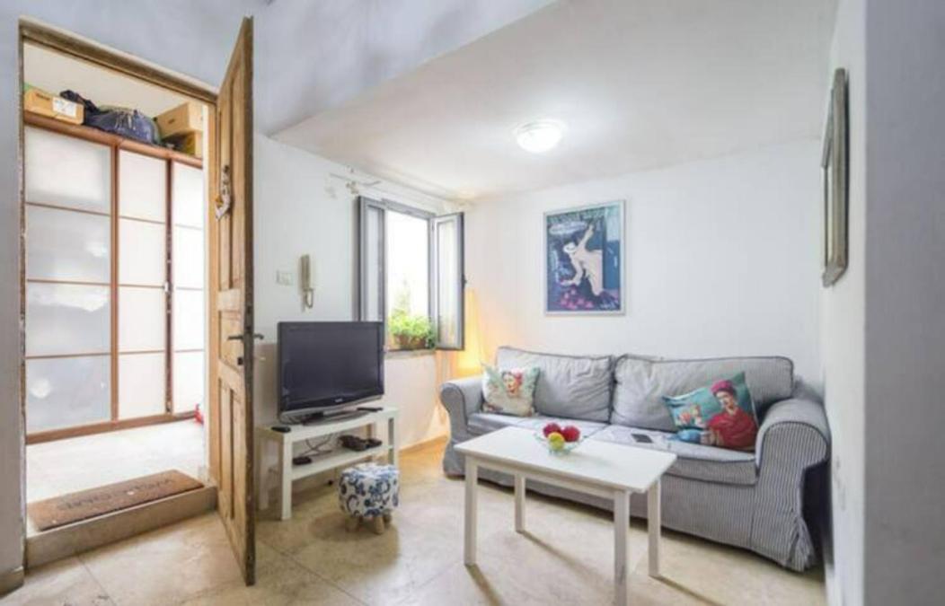 Trendy Kerem Center Apartment Tel Aviv
